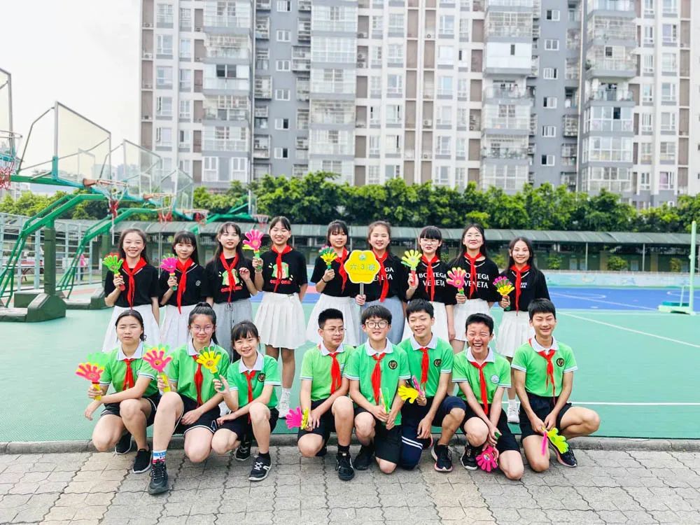 双流区迎春小学举行第七届校园足球班级联赛暨啦啦操比赛颁奖仪式