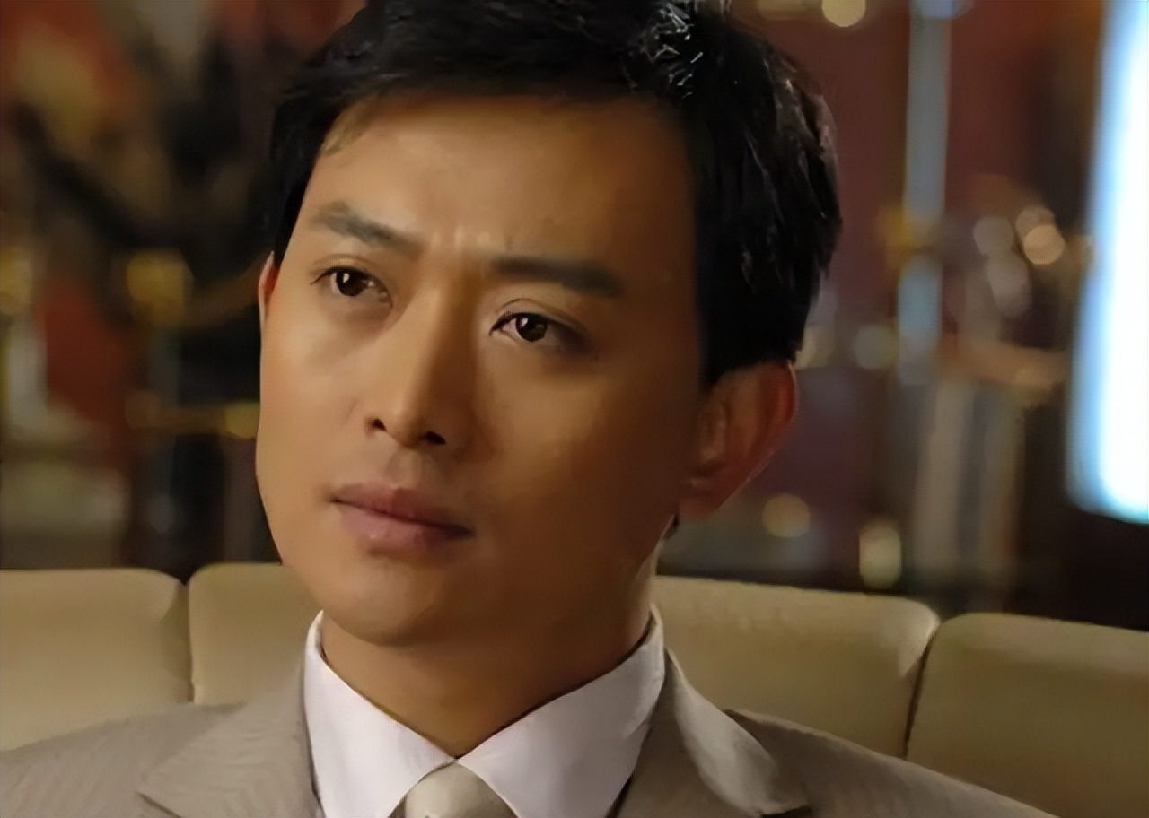 拥有“铜铃大眼”的10位男星，个个都是金刚眼，像开了大眼特效