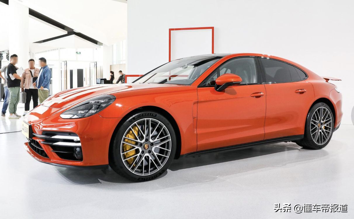 新车 | 原厂“黑化”风格，百公里加速4.5秒，CLS53 AMG官图发布