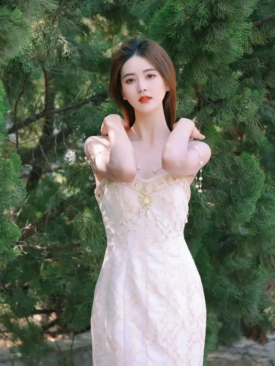 最美主持人李丹儿