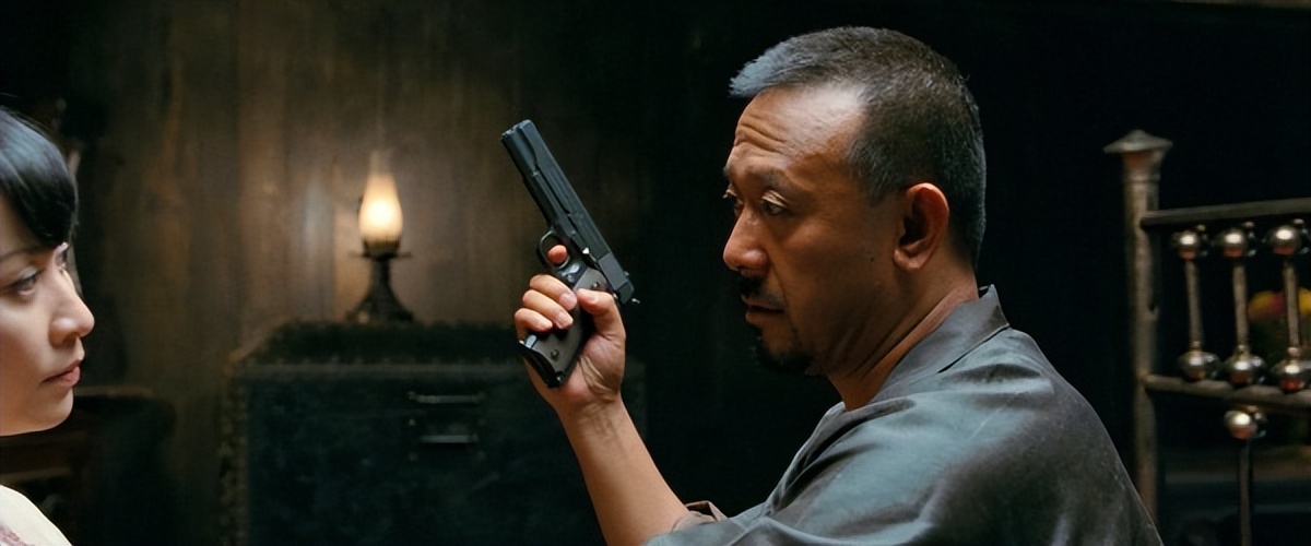 姜文经典黑色喜剧电影「让**飞」**解析盘点-蘑菇号