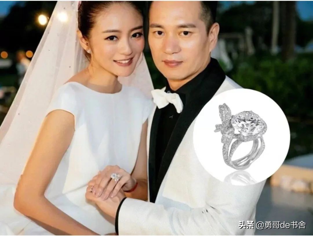 2022巴黎时装周最土CP出圈了！堪比欧阳娜娜搭上了宋小宝