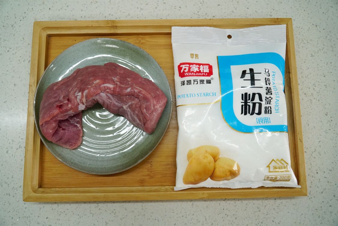 東北大哥指點的鍋包肉，外酥里嫩，果然味道不錯，孩子吃上癮了