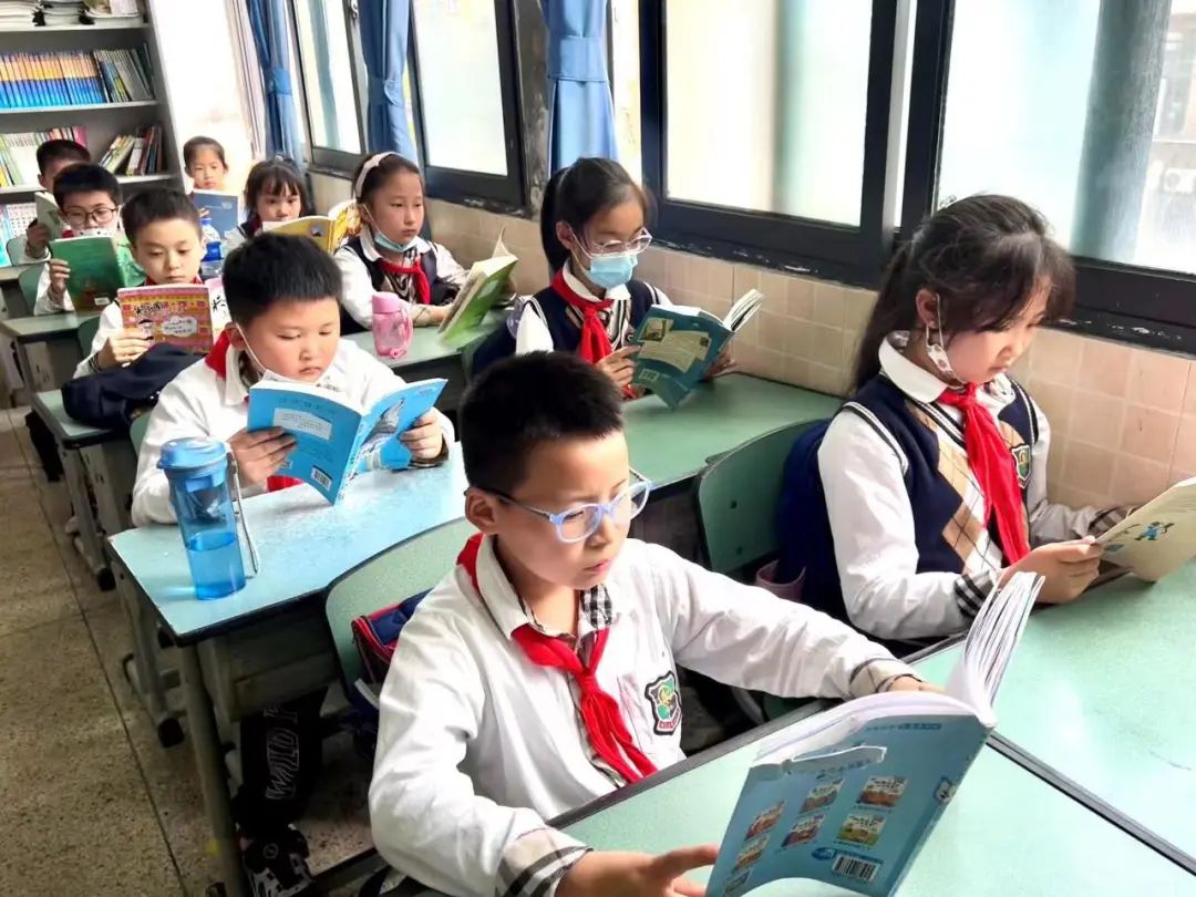 书香润泽生命 阅读成就未来｜继续走进双流区棠湖小学书香班级