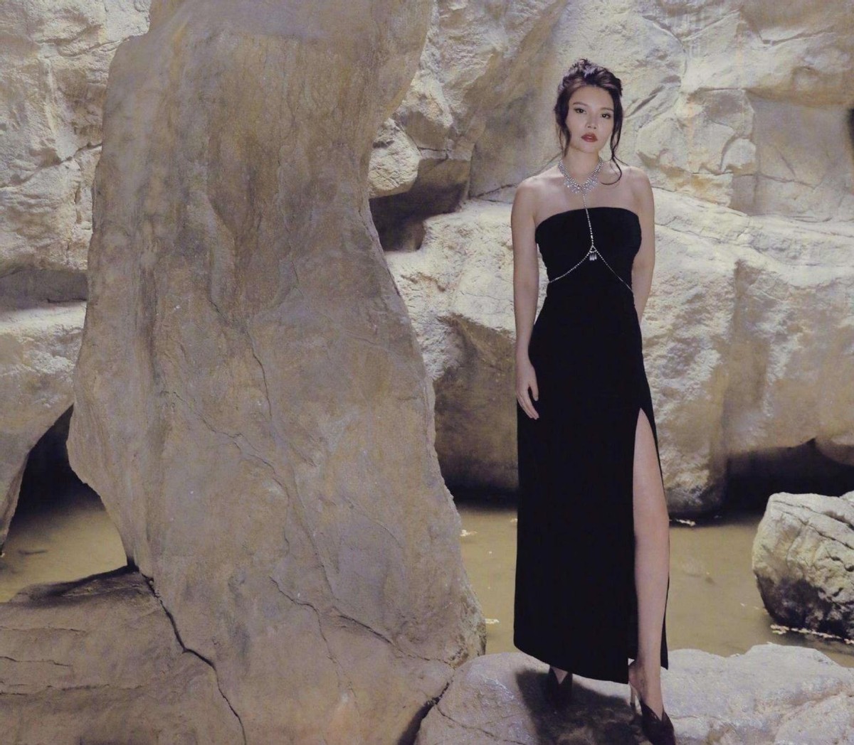 脸和身材判若两人，天使脸魔鬼身材的女明星，有的绝色有的尴尬