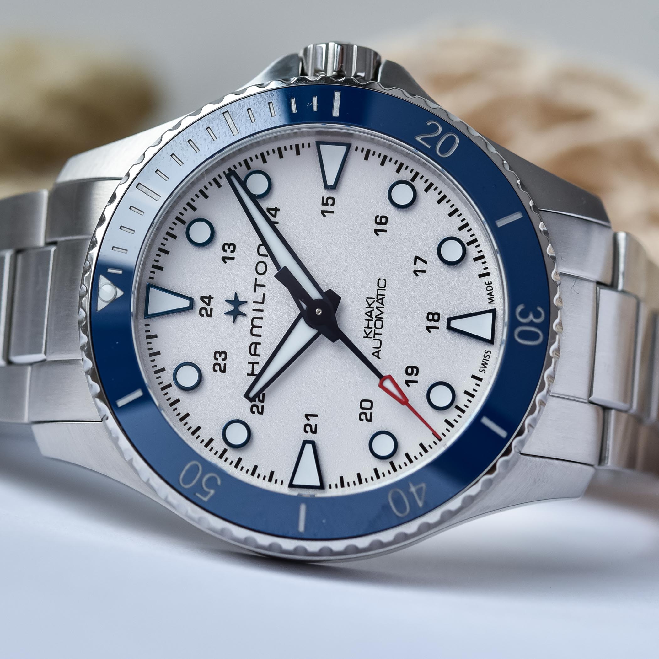 汉米尔顿卡其海军水肺腕表——消暑新姿势