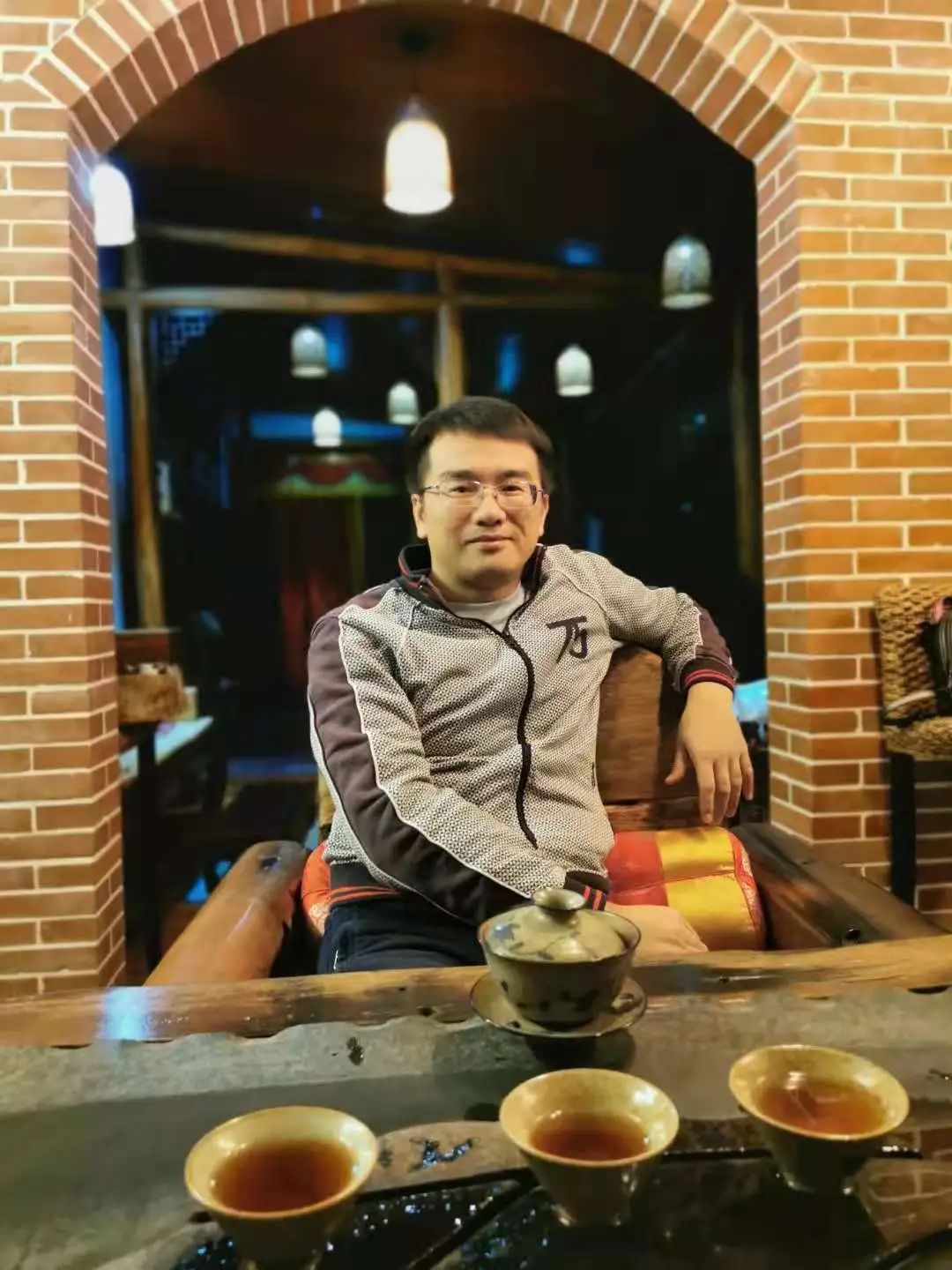 作家阿菩：写一种愿意给长大后的孩子看的文字