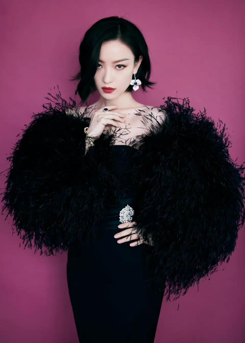 高级的是五颜六色的幕布吗？不 是倪妮