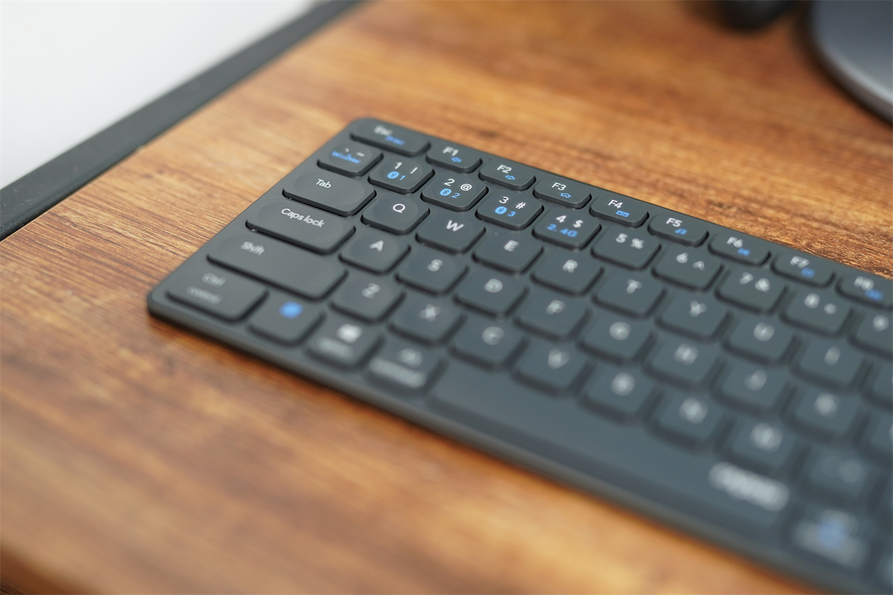 支持无线蓝牙的雷柏E9050G键盘和M600G鼠标便携小巧颜值高