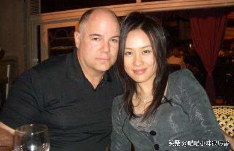 上海美女邬君梅：没孩子成丁克是遗憾，与继女亲密无间是模范继母