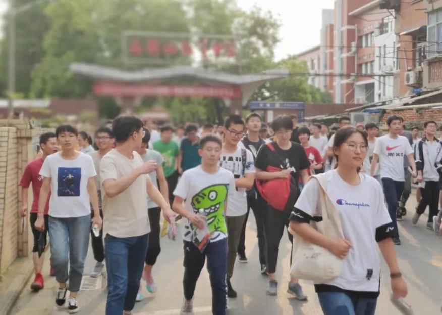 22年高考人数将突破历史新高，高考压力更大了？学生需做好准备