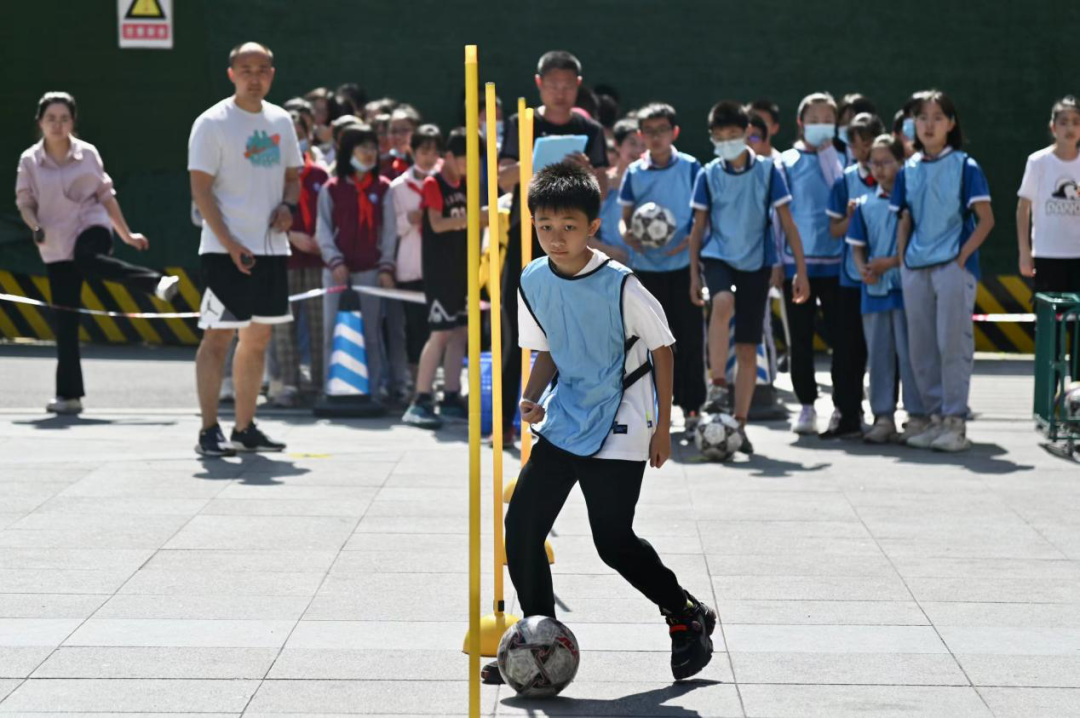 阳光体育 快乐足球｜棠小（南区）举行2022体育节足球技巧挑战赛