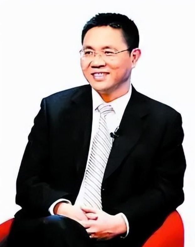 北大"屠夫"：3年赚11亿，建258套别墅送乡亲，如今却死也不敢回家