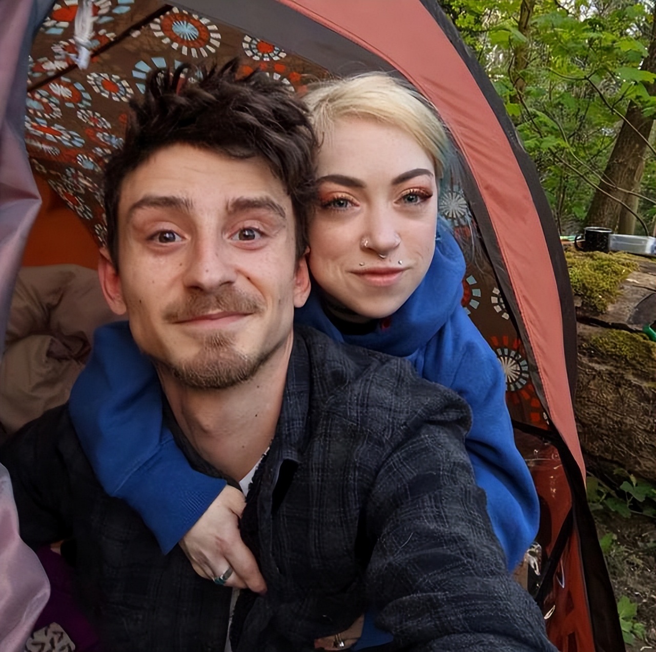 28岁侏儒症女星伯克轻生过世，未婚夫心碎发文：不敢置信