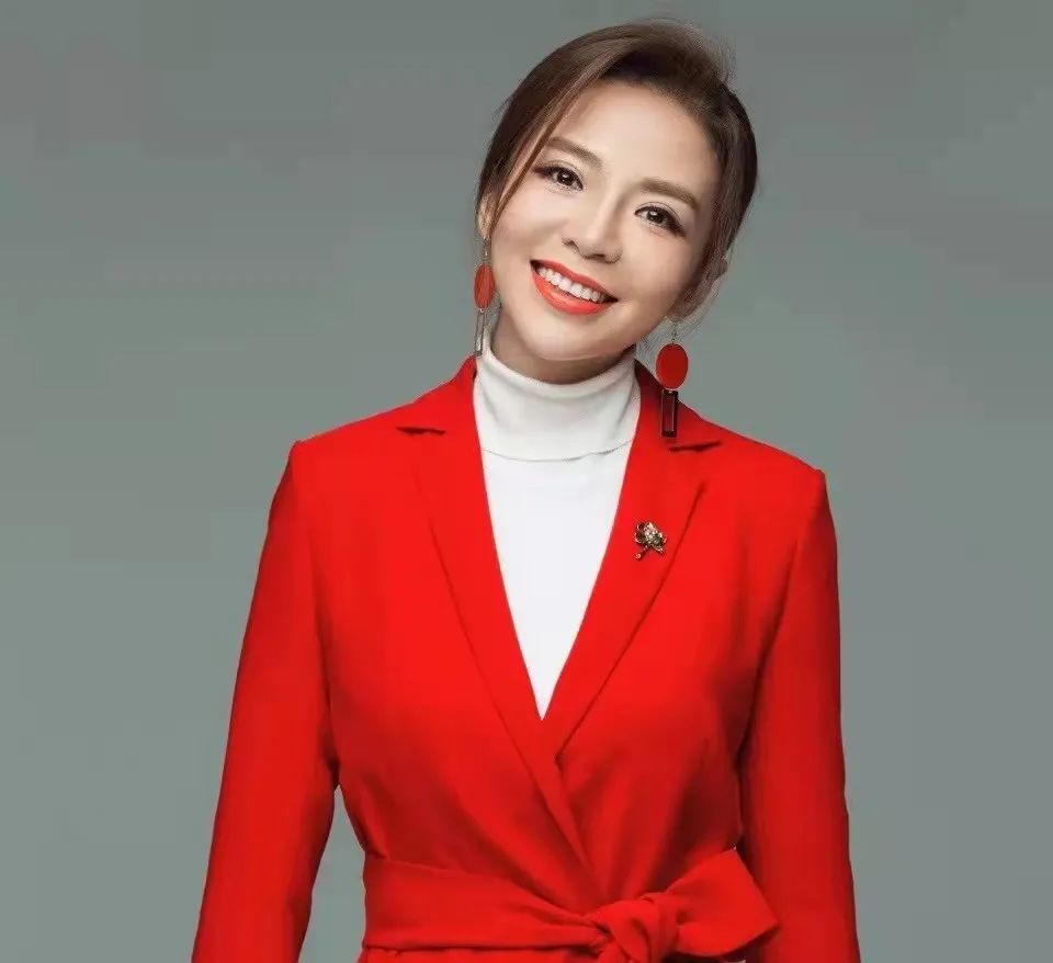 10位央视女主持人颜值对比，各有各的气质，甩一线女星几条街