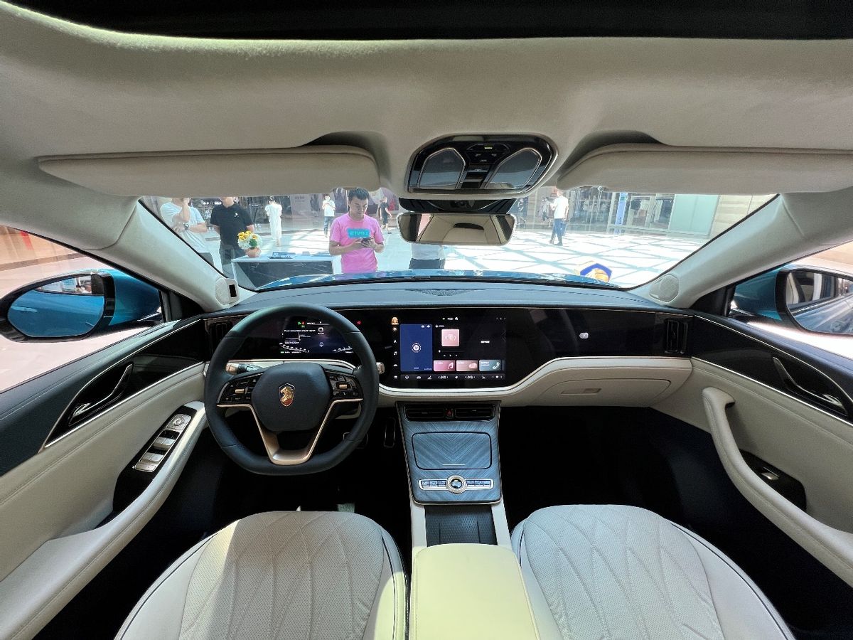 恒馳5重慶展車就位，本月底可進(jìn)行試駕