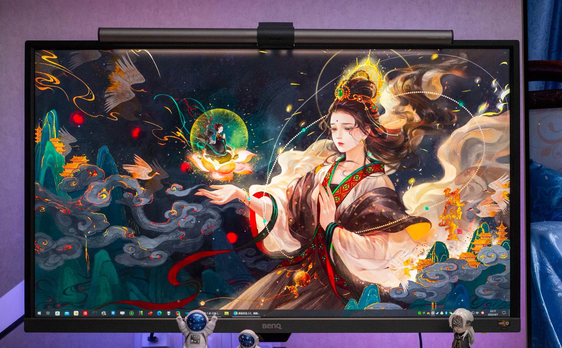 桌面改造 2.0，兼顾生产力与娱乐性的一体化空间