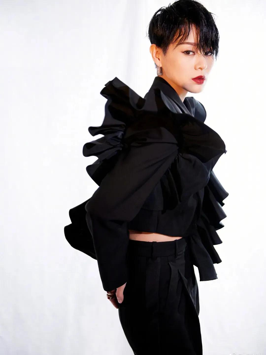 胡杏儿｜曾被嘲笑丑港姐，但气质是真的不错