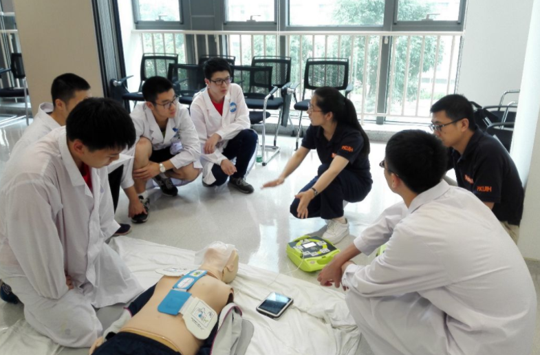 医学类本科专业就业率排名：临床医学、口腔医学、预防医学等专业就业前景分析