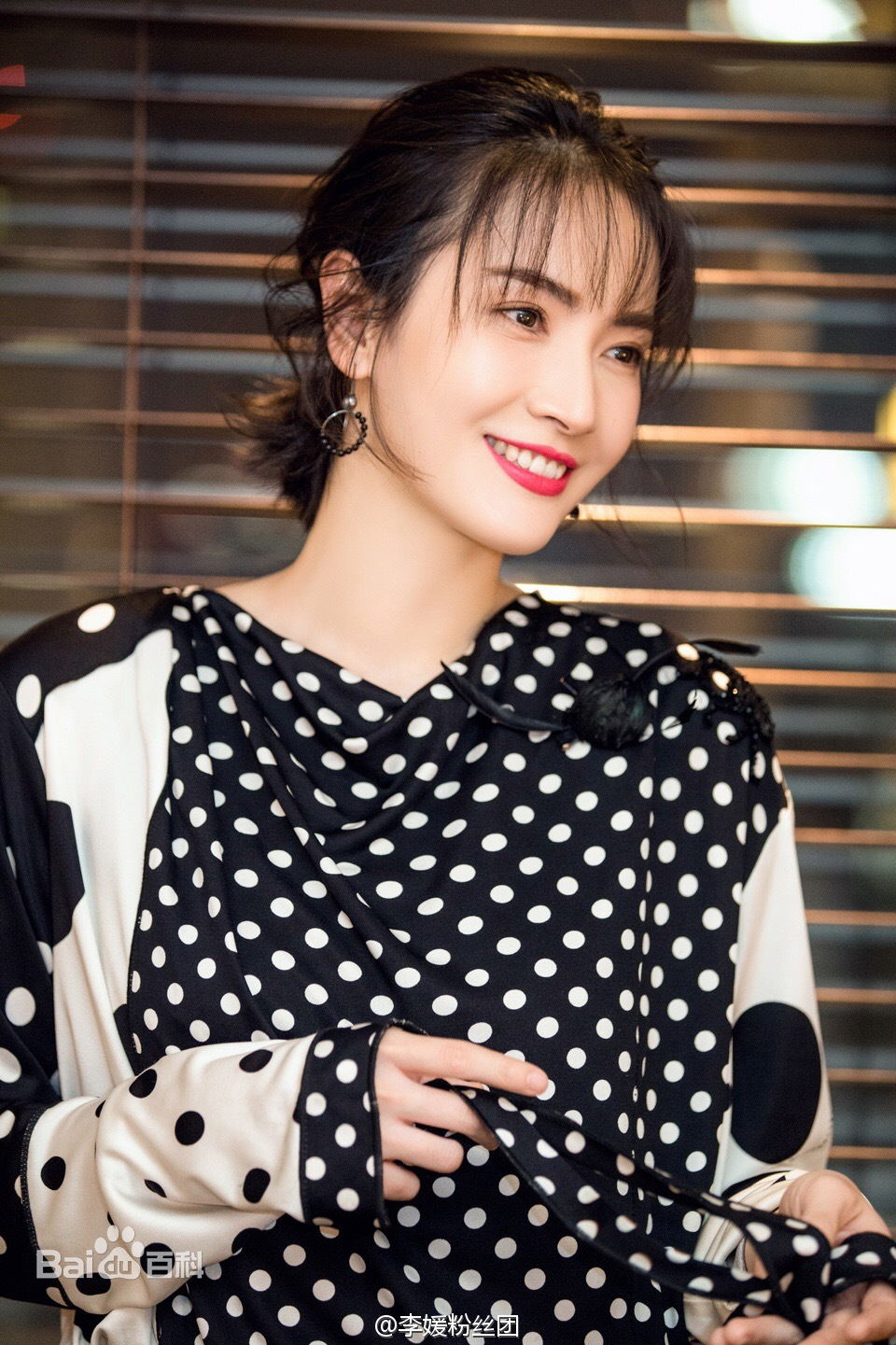 模特出身的李媛热爱自由不喜约束,虽然成名于时尚界,但多采取合作形式