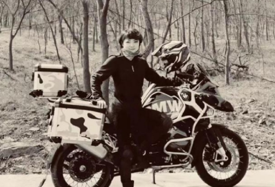 19年南京44岁单亲妈妈，骑行4.1万公里去欧洲看女儿，93天跨25国