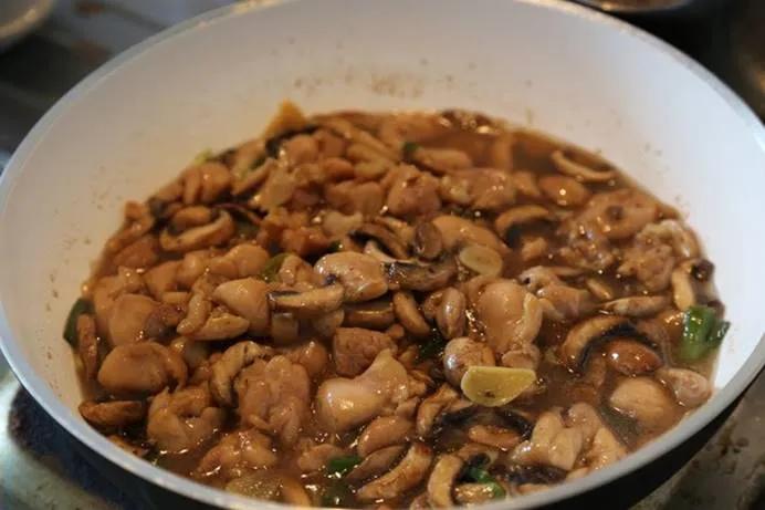 冬天吃蘑菇，营养又养生！9种美味的蘑菇菜品，快做出来尝尝看