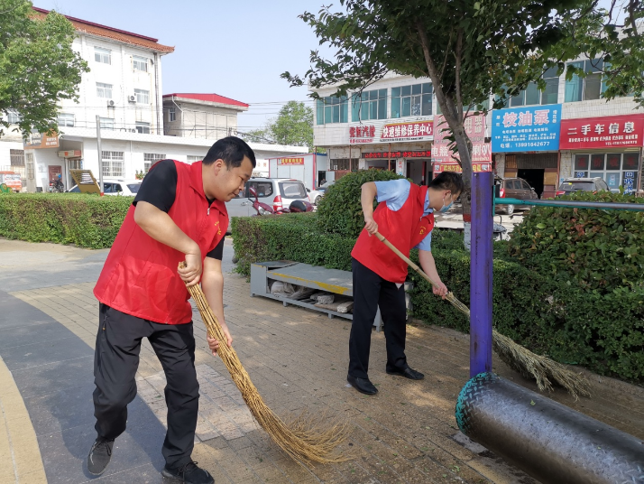 潼關縣委政法委開展“潔凈城市”志愿服務活動