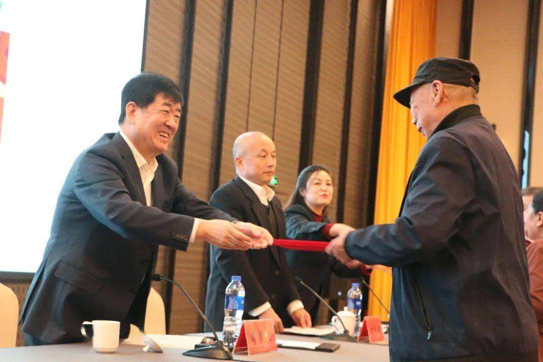 陕西首富李黑记：一手创办了中国“500强”企业，年营收超1200亿
