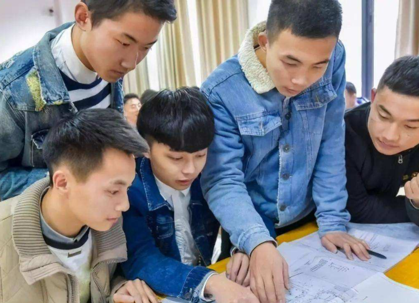 吃亏后才恍然大悟，民办本科和公办专科差距明显，文凭只是其一