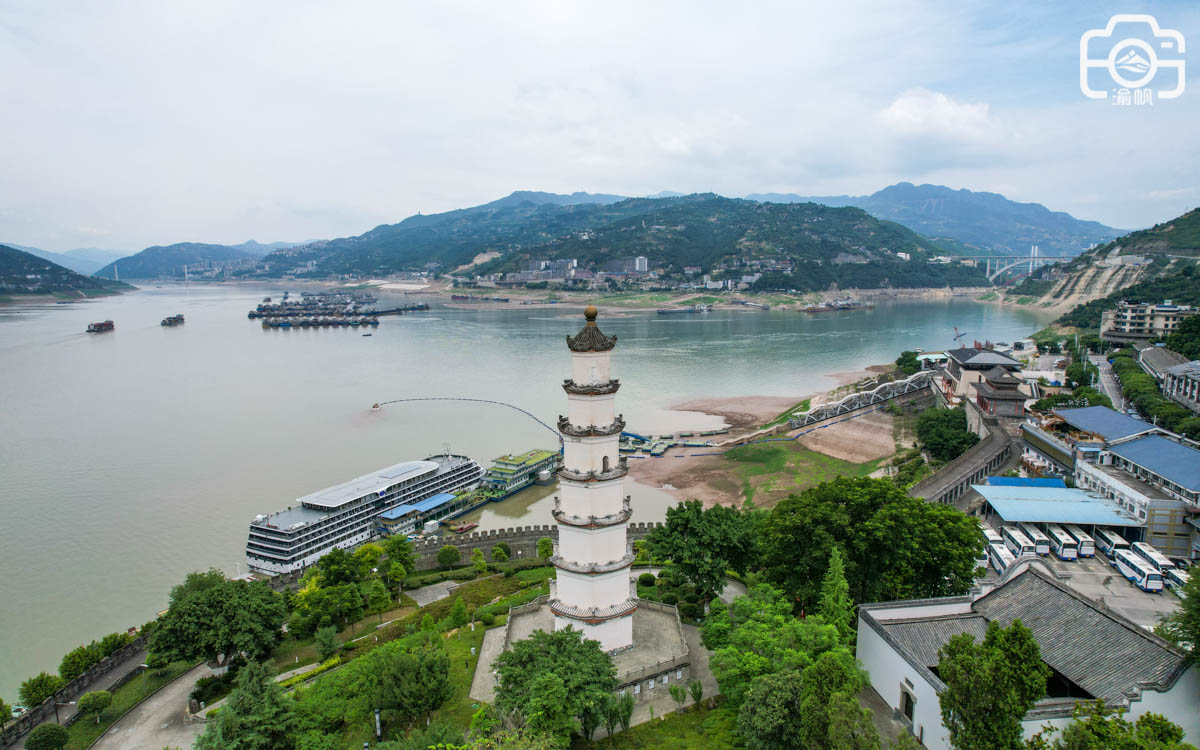 奉节耀奎塔，建成后当地连中五名进士，是川江航运的安全塔