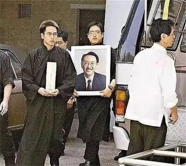 汤君年：卖窗帘起家，投资6亿建楼4栋，如今一套房价值过亿