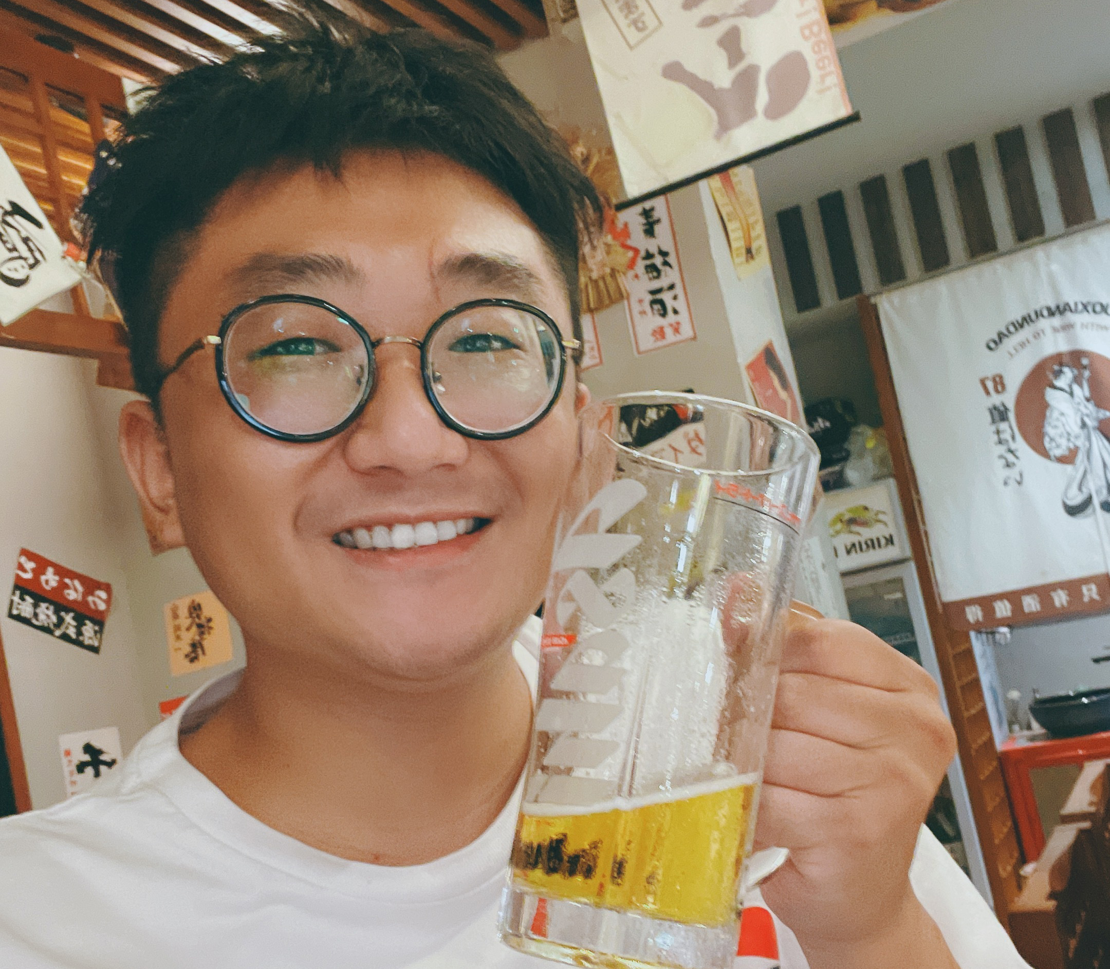 德云社演员陈霄华被曝夜闯女生家中被抓，节目单上已将其除名