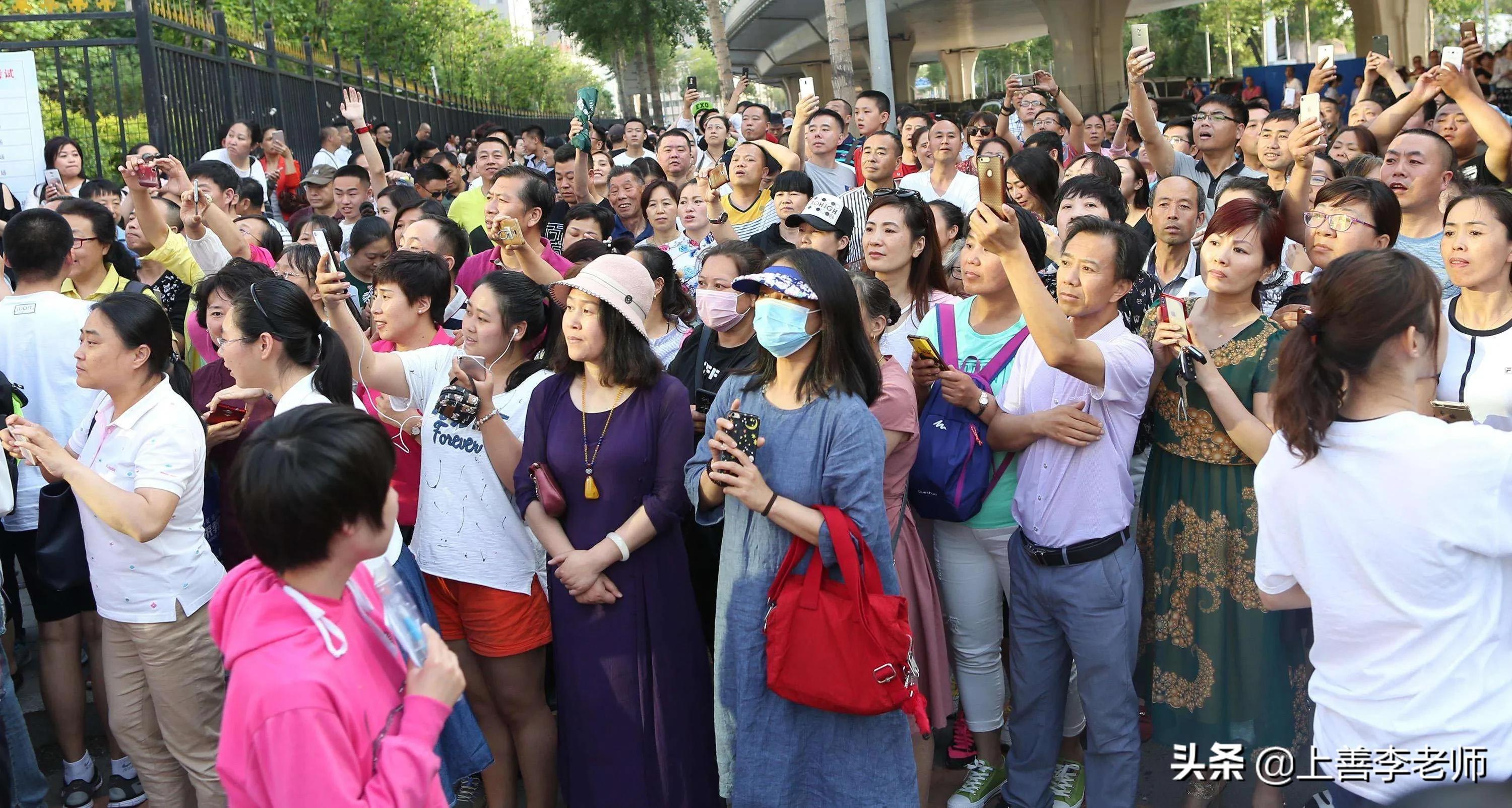 会计专业没出路前景差？那为何大型公司还给股权分红、高薪挖人？