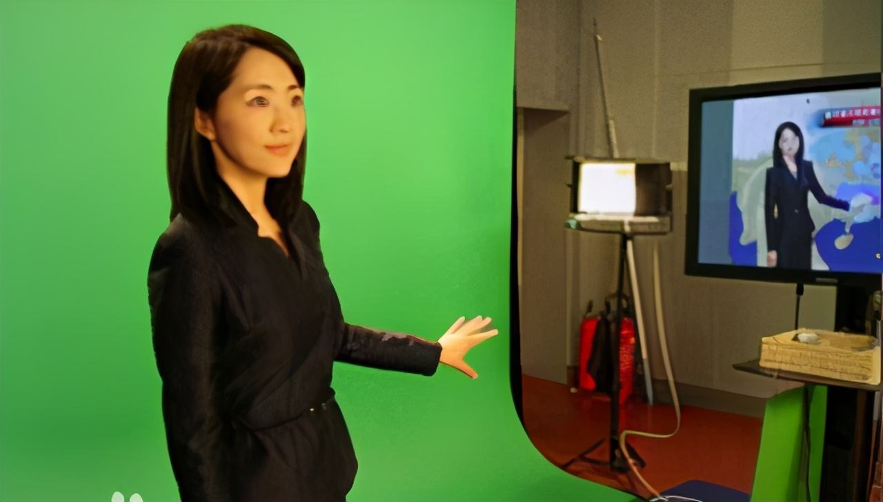 "气象小姐"杨丹:和丈夫丁克15年愁坏婆婆,40岁得子全家乐开怀