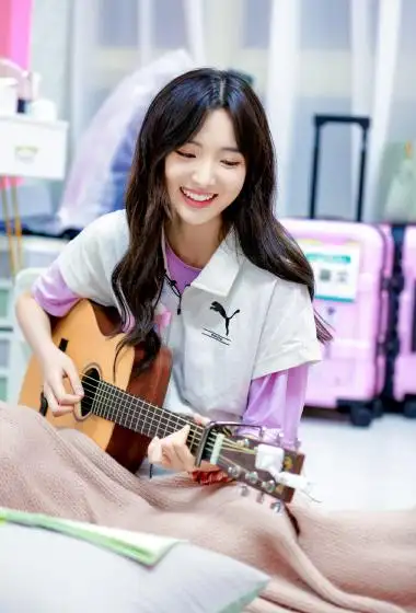 徐梦洁、虞书欣、赵露思谁是甜妹天花板？