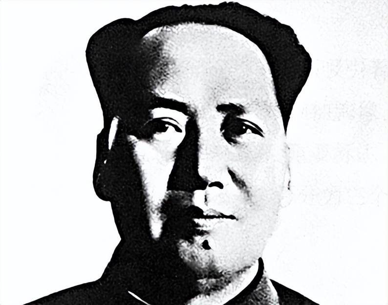 1961年，刘少奇参观毛泽东故居，盯着门匾说：这个字不妥