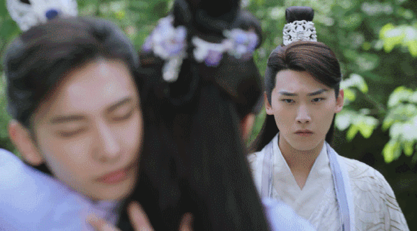 明明没有吻戏，却让观众甜到齁，求求导演别再让演员尬吻了