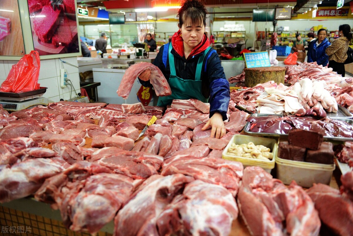 猪价调整信息：今天3月25日，调整后全国生猪，白条猪肉收购均价