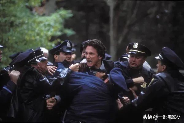 令人绝望的电影，让人不想看第二遍《神秘河》
