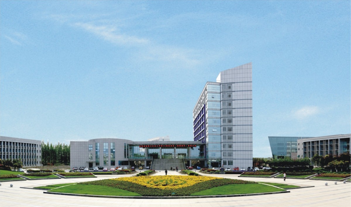 四川00后女企业家，创立酒类品牌，获政府大力支持！毕业于双一流名校！