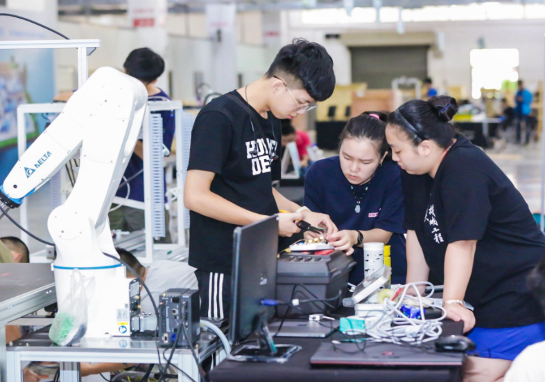 上职高就是没前途？北大教授一针见血地回答，戳痛了多少家长的心