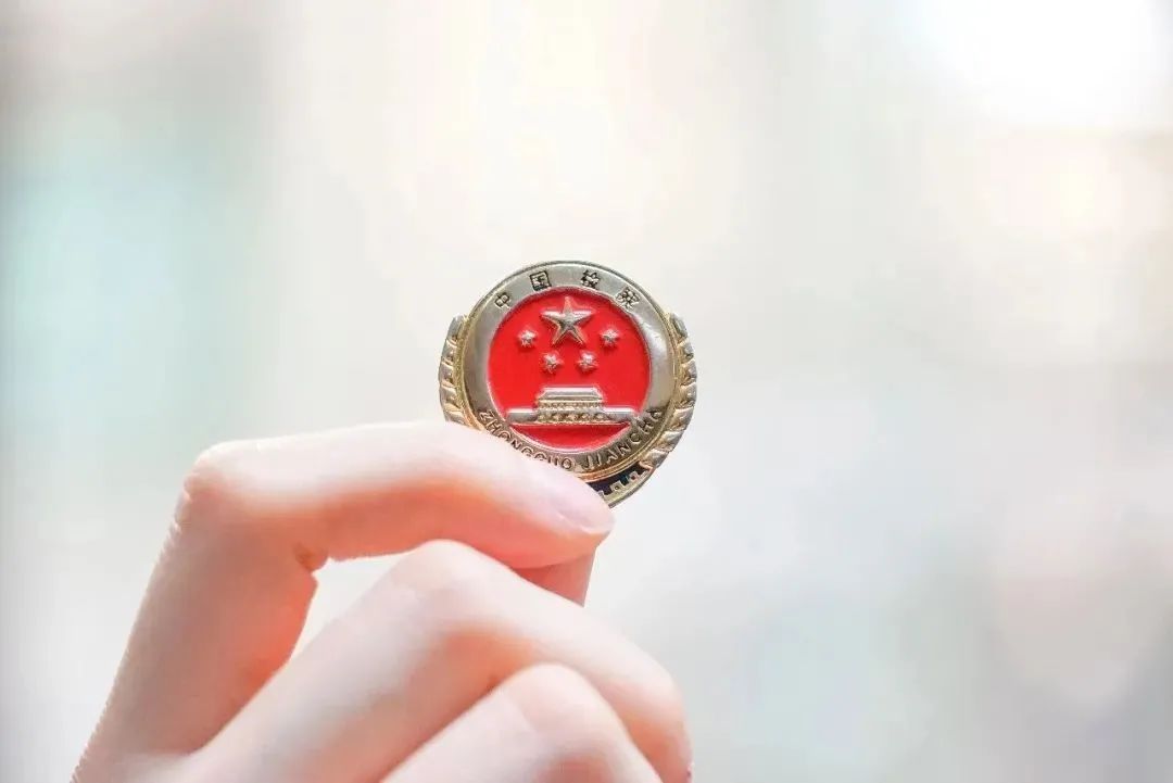 以“检察蓝”守护“冰墩墩”“雪容融”
