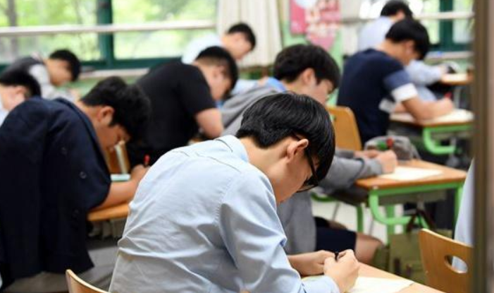 看了高考阅卷全过程才知道，学生的冤枉分都丢在哪，现在改还不晚