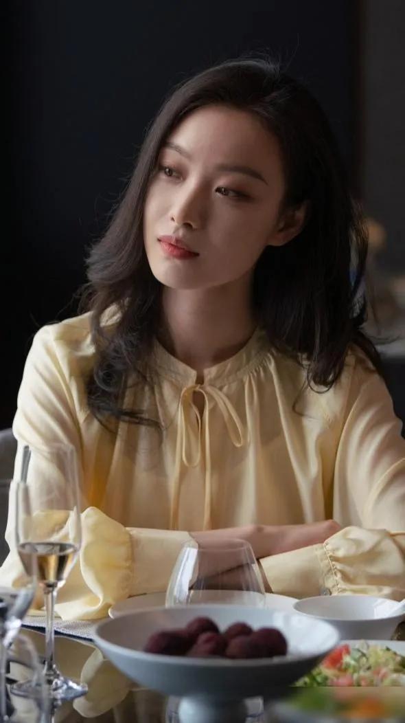 《流金岁月》倪妮:每一个靠色相上位的女人,都有不可言说的苦衷