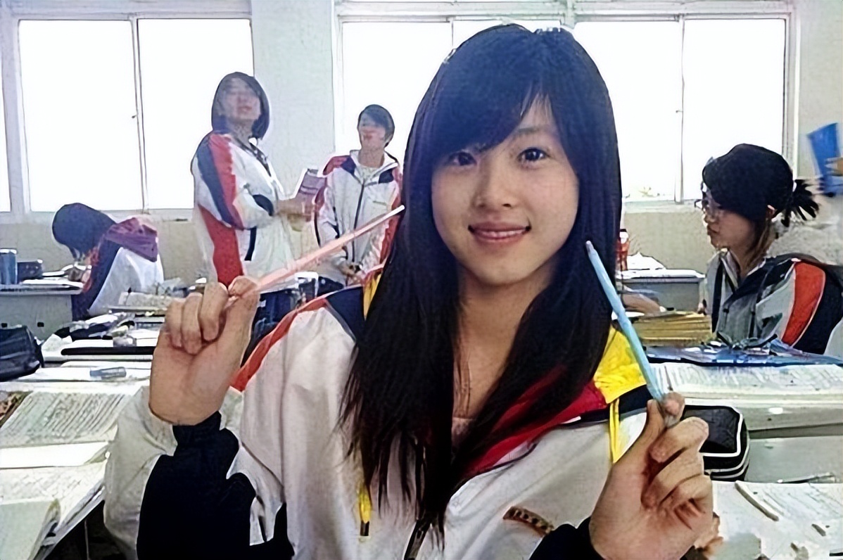 最强大脑潘周聃：因学霸式起身爆红全网，爱因斯坦是他大学校友