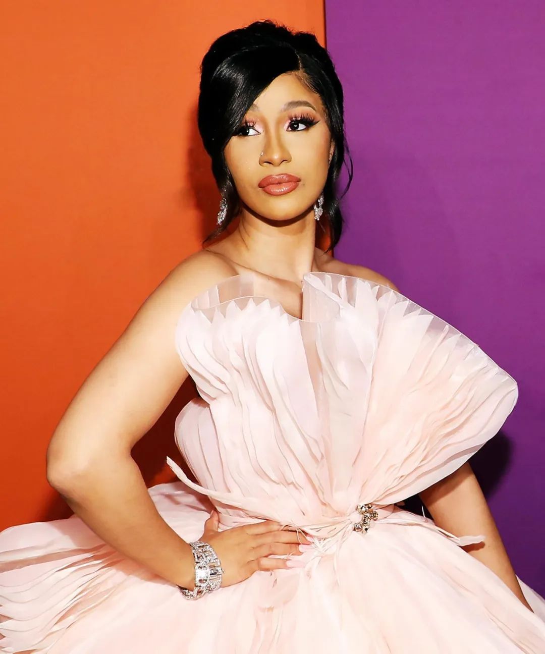 Cardi B 新单曲热度不及预期