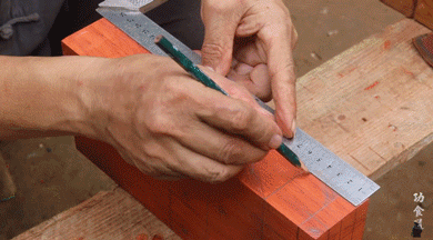 油管获赞1000万，广西大爷造出2600年前鲁班凳，千万老外大赞厉害