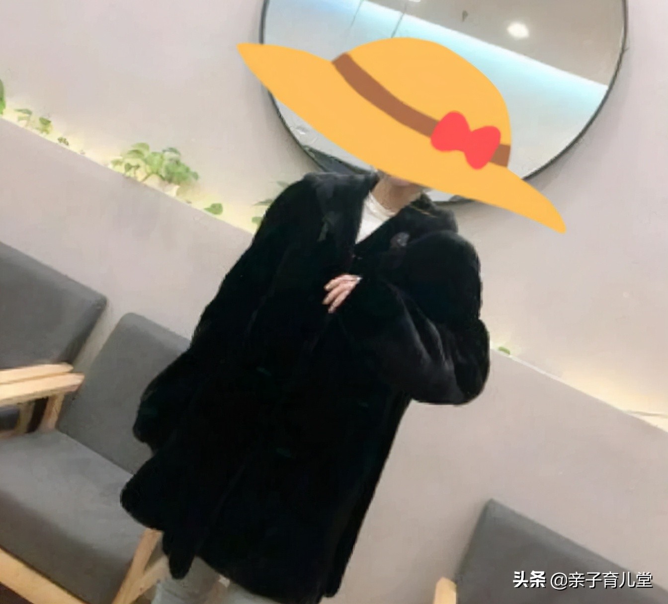 美女教师穿2.8万貂皮大衣上课，却被家长举报，老师：我太难了