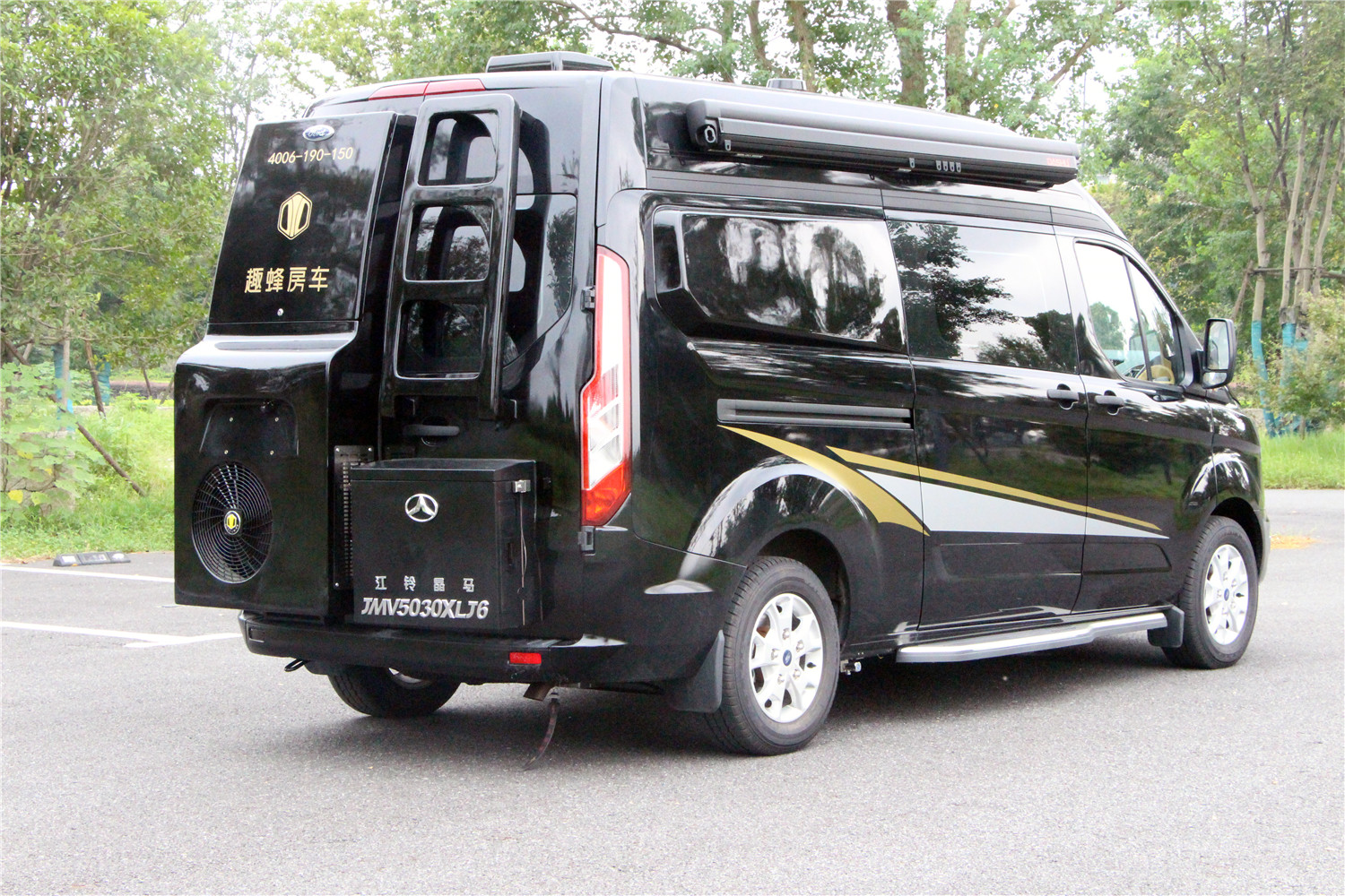 适合夫妻俩出行的房车,趣蜂B620房车,既能城市代步又能居家旅行