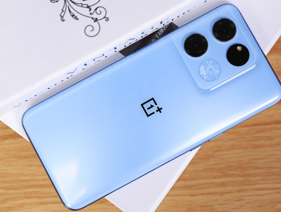 2022適合送父母的4款手機，1500左右，千元真香機，再用3年沒壓力